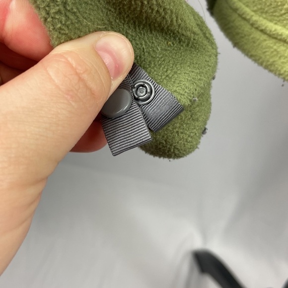 The North Face Two Toned Olive Green Fleece Zip Up Jacket - Picture 8 of 12